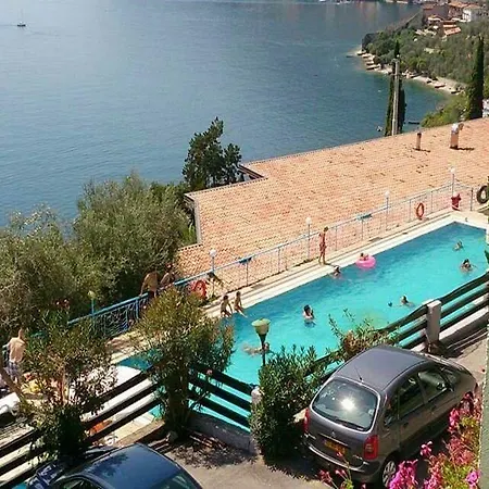 Hotel Centro Vacanze La Limonaia 3*
